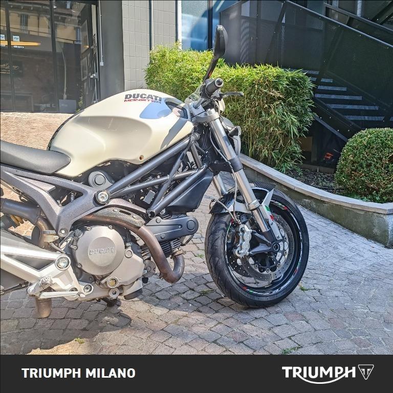 DUCATI Monster 696 +