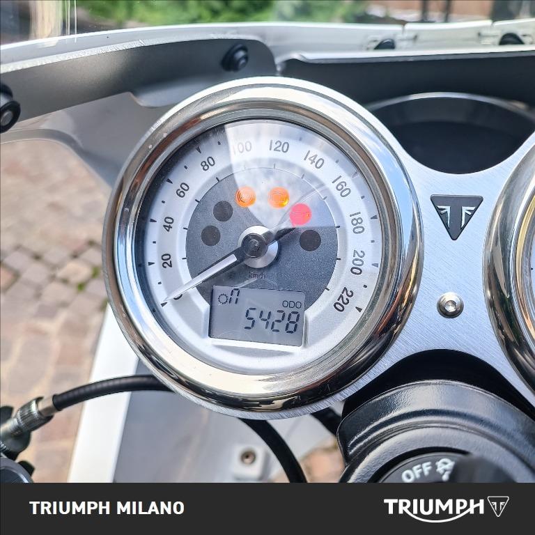 TRIUMPH Thruxton 1200 